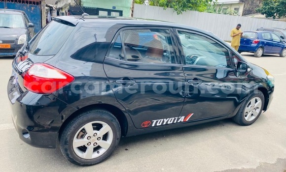 Sayi Sabo Toyota Auris Black Mota in Douala a Ƙasar Kamaru Sayi Sabo Toyota Auris Black Mota in Douala a Ƙasar Kamaru