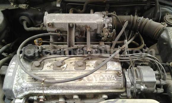 Sayi Na hannu Toyota Starlet Blue Mota in Douala a Ƙasar Kamaru Sayi Na hannu Toyota Starlet Blue Mota in Douala a Ƙasar Kamaru