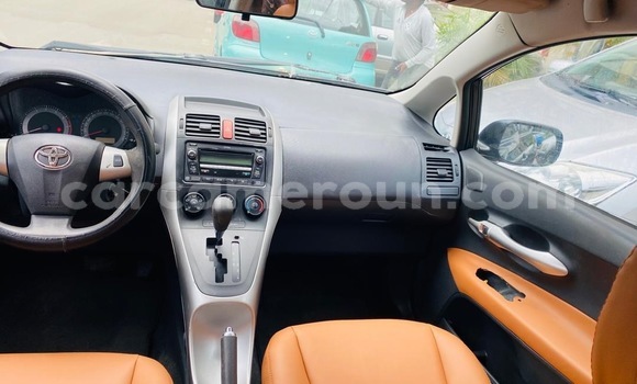 Sayi Sabo Toyota Auris Black Mota in Douala a Ƙasar Kamaru Sayi Sabo Toyota Auris Black Mota in Douala a Ƙasar Kamaru