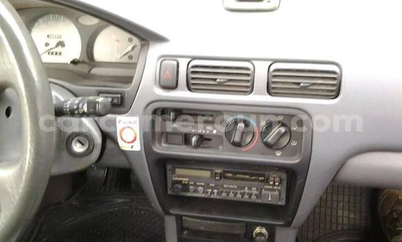 Sayi Na hannu Toyota Starlet Blue Mota in Douala a Ƙasar Kamaru Sayi Na hannu Toyota Starlet Blue Mota in Douala a Ƙasar Kamaru