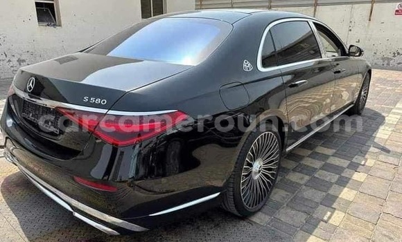 Sayi Sabo Mercedes‒Benz S-klasse Black Mota in Yaounde a Babban Kamaru