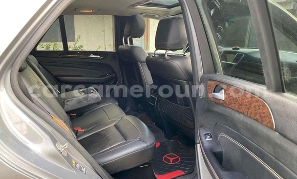 Acheter Occasion Voiture Mercedes‒Benz ML–Class Gris à Douala, Littoral Cameroon Acheter Occasion Voiture Mercedes‒Benz ML–Class Gris à Douala, Littoral Cameroon