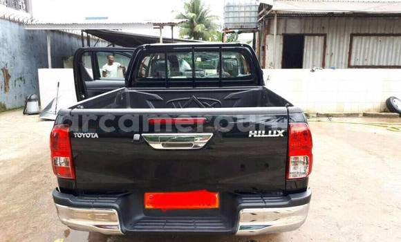 Sayi Na hannu Toyota Hilux Black Mota in Douala a Ƙasar Kamaru Sayi Na hannu Toyota Hilux Black Mota in Douala a Ƙasar Kamaru