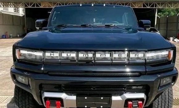 Sayi Sabo Hummer H2 Sauran Mota in Douala a Ƙasar Kamaru