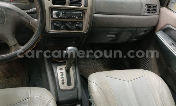 Sayi Na hannu Mitsubishi Pajero Blue Mota in Douala a Ƙasar Kamaru Sayi Na hannu Mitsubishi Pajero Blue Mota in Douala a Ƙasar Kamaru