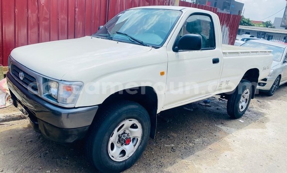 Acheter Occasion Voiture Toyota Hilux Blanc à Yaoundé, Central Cameroon