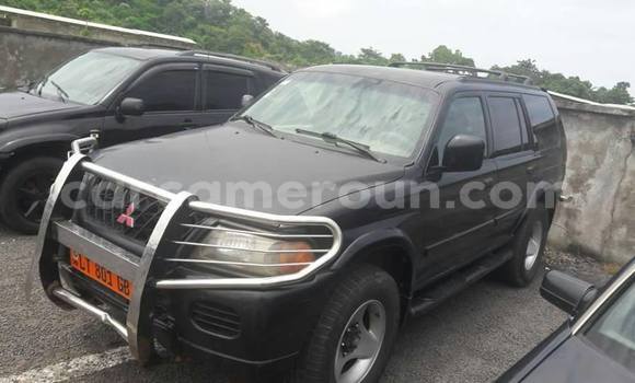 Sayi Na hannu Mitsubishi Montero Black Mota in Douala a Ƙasar Kamaru