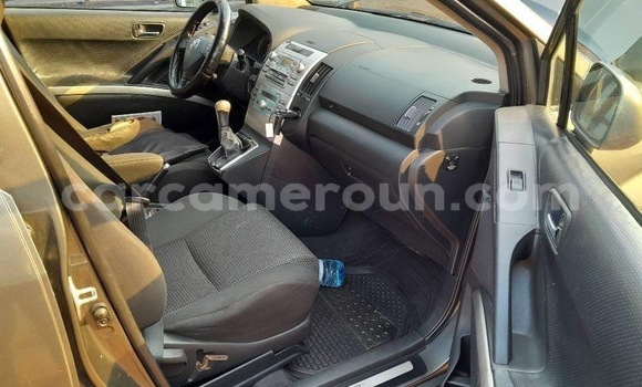 Sayi Na hannu Toyota Corolla Verso Sauran Mota in Yaounde a Babban Kamaru Sayi Na hannu Toyota Corolla Verso Sauran Mota in Yaounde a Babban Kamaru