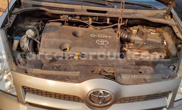 Sayi Na hannu Toyota Corolla Verso Sauran Mota in Yaounde a Babban Kamaru Sayi Na hannu Toyota Corolla Verso Sauran Mota in Yaounde a Babban Kamaru