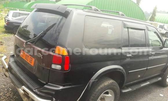 Sayi Na hannu Mitsubishi Montero Black Mota in Douala a Ƙasar Kamaru Sayi Na hannu Mitsubishi Montero Black Mota in Douala a Ƙasar Kamaru