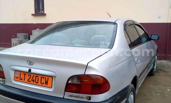 Sayi Na hannu Toyota Avensis Azurfa Mota in Douala a Ƙasar Kamaru Sayi Na hannu Toyota Avensis Azurfa Mota in Douala a Ƙasar Kamaru