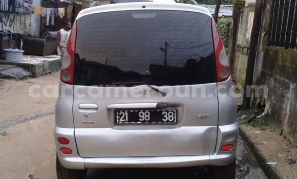 Sayi Sabo Toyota Yaris Verso Azurfa Mota in Douala a Ƙasar Kamaru Sayi Sabo Toyota Yaris Verso Azurfa Mota in Douala a Ƙasar Kamaru