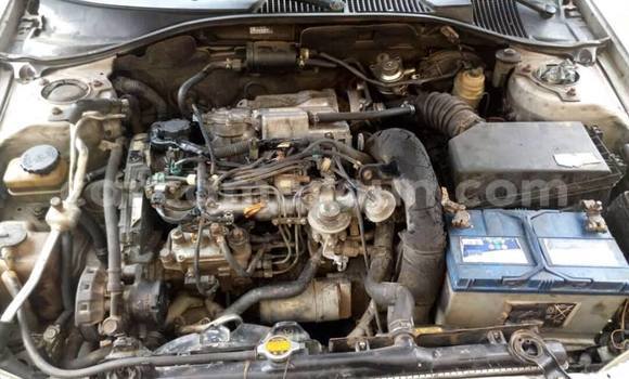 Sayi Na hannu Toyota Avensis Azurfa Mota in Douala a Ƙasar Kamaru Sayi Na hannu Toyota Avensis Azurfa Mota in Douala a Ƙasar Kamaru