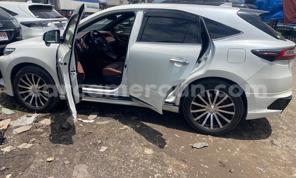 Buy New Toyota Harrier White Car in Douala in Littoral Cameroon Buy New Toyota Harrier White Car in Douala in Littoral Cameroon