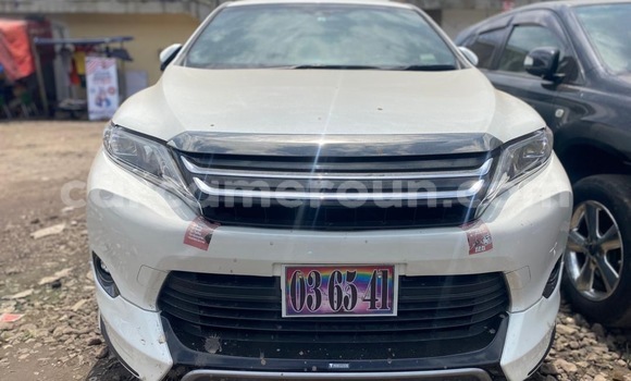 Acheter Neuf Voiture Toyota Harrier Blanc à Douala, Littoral Cameroon