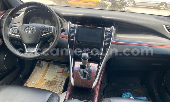 Sayi Sabo Toyota Harrier White Mota in Douala a Ƙasar Kamaru Sayi Sabo Toyota Harrier White Mota in Douala a Ƙasar Kamaru