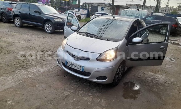 Acheter Import Voiture Toyota Aygo Gris à Douala, Littoral Cameroon
