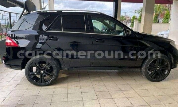 Sayi Na hannu Mercedes‒Benz ML–Class Black Mota in Douala a Ƙasar Kamaru Sayi Na hannu Mercedes‒Benz ML–Class Black Mota in Douala a Ƙasar Kamaru