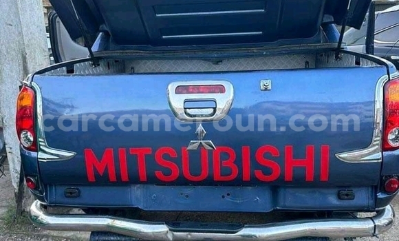 Sayi Imported Mitsubishi L200 Azurfa Mota in Douala a Ƙasar Kamaru Sayi Imported Mitsubishi L200 Azurfa Mota in Douala a Ƙasar Kamaru
