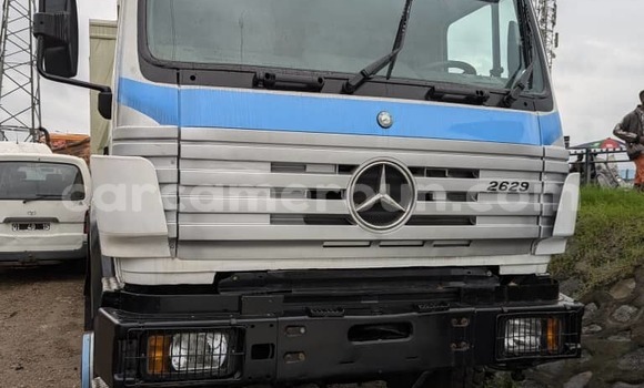 Sayi Imported Mercedes‒Benz 2628 White Babbar mota in Douala a Ƙasar Kamaru Sayi Imported Mercedes‒Benz 2628 White Babbar mota in Douala a Ƙasar Kamaru