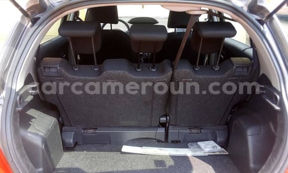 Acheter Occasion Voiture Toyota Yaris Noir à Yaoundé, Central Cameroon Acheter Occasion Voiture Toyota Yaris Noir à Yaoundé, Central Cameroon