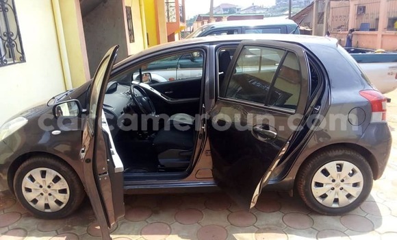 Acheter Occasion Voiture Toyota Yaris Noir à Yaoundé, Central Cameroon Acheter Occasion Voiture Toyota Yaris Noir à Yaoundé, Central Cameroon