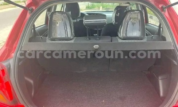 Acheter Neuf Voiture Toyota Yaris Rouge à Yaoundé, Central Cameroon Acheter Neuf Voiture Toyota Yaris Rouge à Yaoundé, Central Cameroon