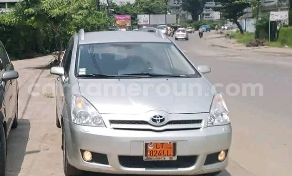 Acheter Neuf Voiture Toyota Corolla Verso Gris à Douala, Littoral Cameroon Acheter Neuf Voiture Toyota Corolla Verso Gris à Douala, Littoral Cameroon