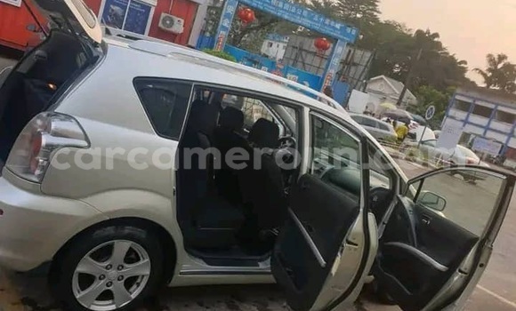 Acheter Neuf Voiture Toyota Corolla Verso Gris à Douala, Littoral Cameroon Acheter Neuf Voiture Toyota Corolla Verso Gris à Douala, Littoral Cameroon