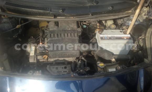 Sayi Na hannu Toyota Vitz Blue Mota in Douala a Ƙasar Kamaru Sayi Na hannu Toyota Vitz Blue Mota in Douala a Ƙasar Kamaru