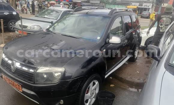Sayi Na hannu Renault Duster Black Mota in Douala a Ƙasar Kamaru