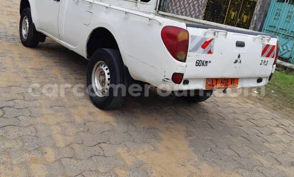 Acheter Occasion Voiture Toyota Hilux Blanc à Douala, Littoral Cameroon Acheter Occasion Voiture Toyota Hilux Blanc à Douala, Littoral Cameroon