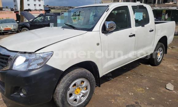 Acheter Occasion Voiture Toyota Hilux Blanc à Douala, Littoral Cameroon