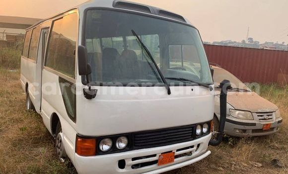 Acheter Occasion Voiture Toyota Coaster Blanc à Douala, Littoral Cameroon