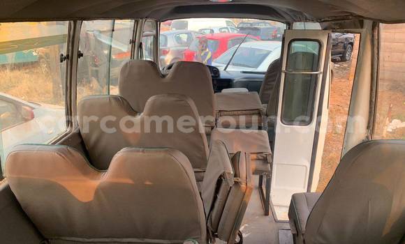 Acheter Occasion Voiture Toyota Coaster Blanc à Douala, Littoral Cameroon Acheter Occasion Voiture Toyota Coaster Blanc à Douala, Littoral Cameroon