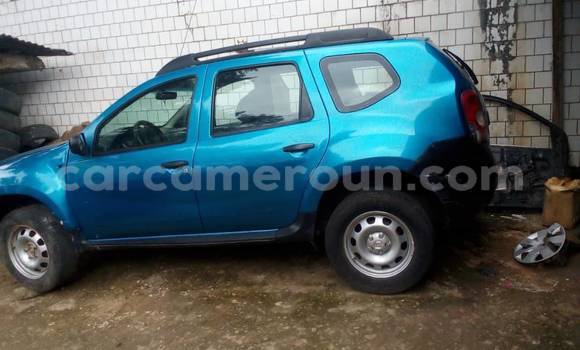 Sayi Na hannu Renault Duster Blue Mota in Douala a Ƙasar Kamaru