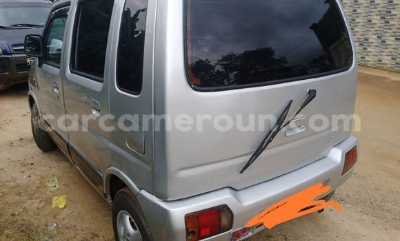 Sayi Na hannu Suzuki Wagon Sauran Mota in Douala a Ƙasar Kamaru