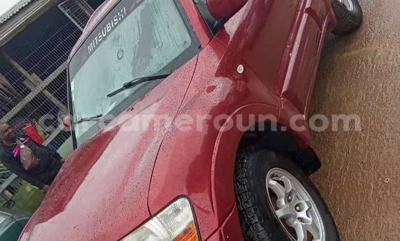 Sayi Na hannu Mitsubishi Pajero Red Mota in Douala a Ƙasar Kamaru