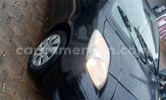 Sayi Na hannu Toyota Vitz Sauran Mota in Douala a Ƙasar Kamaru