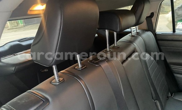 Acheter Neuf Voiture Toyota Highlander Rouge à Douala, Littoral Cameroon Acheter Neuf Voiture Toyota Highlander Rouge à Douala, Littoral Cameroon