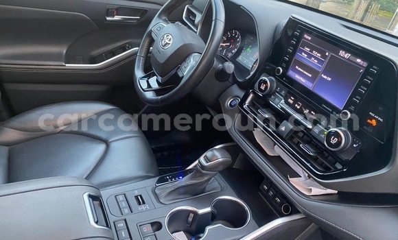 Acheter Neuf Voiture Toyota Highlander Rouge à Douala, Littoral Cameroon Acheter Neuf Voiture Toyota Highlander Rouge à Douala, Littoral Cameroon