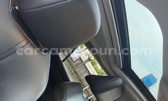 Acheter Neuf Voiture Toyota Highlander Rouge à Douala, Littoral Cameroon Acheter Neuf Voiture Toyota Highlander Rouge à Douala, Littoral Cameroon