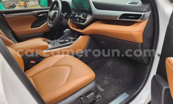 Acheter Neuf Voiture Toyota Highlander Blanc à Douala, Littoral Cameroon Acheter Neuf Voiture Toyota Highlander Blanc à Douala, Littoral Cameroon