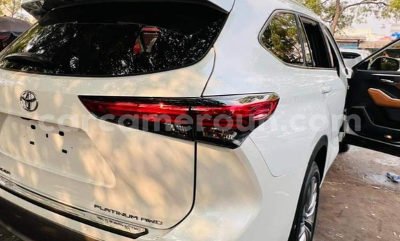 Acheter Neuf Voiture Toyota Highlander Blanc à Douala, Littoral Cameroon Acheter Neuf Voiture Toyota Highlander Blanc à Douala, Littoral Cameroon