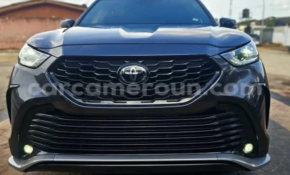 Sayi Sabo Toyota Highlander Sauran Mota in Douala a Ƙasar Kamaru
