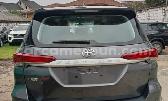 Sayi Sabo Toyota Fortuner Sauran Mota in Douala a Ƙasar Kamaru Sayi Sabo Toyota Fortuner Sauran Mota in Douala a Ƙasar Kamaru