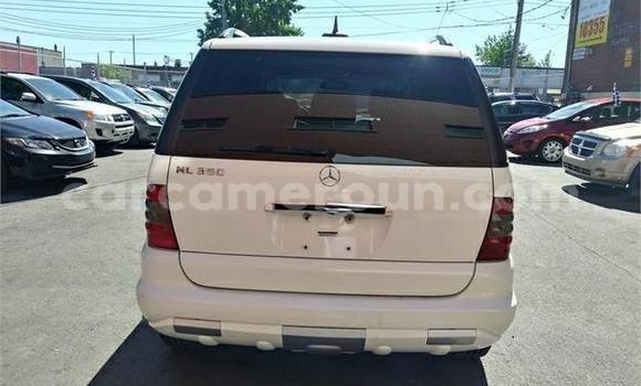 Acheter Occasion Voiture Mercedes‒Benz ML–Class Blanc à Yaoundé, Central Cameroon Acheter Occasion Voiture Mercedes‒Benz ML–Class Blanc à Yaoundé, Central Cameroon