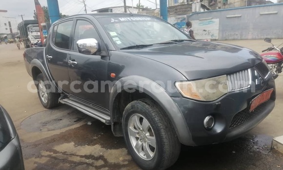 Sayi Na hannu Mitsubishi L200 Sauran Mota in Douala a Ƙasar Kamaru