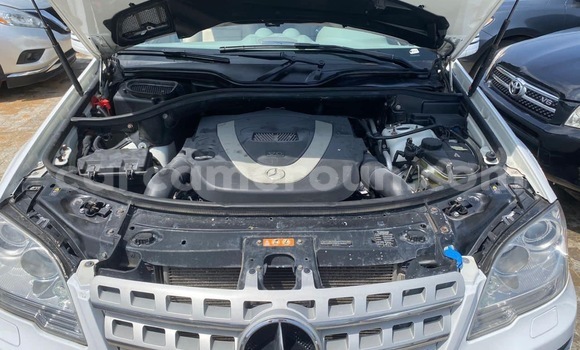 Buy Import Mercedes‒Benz ML–Class White Car in Douala in Littoral Cameroon Buy Import Mercedes‒Benz ML–Class White Car in Douala in Littoral Cameroon