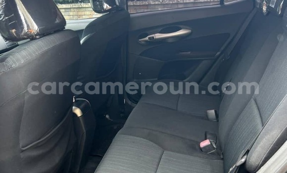 Sayi Imported Toyota Auris Sauran Mota in Douala a Ƙasar Kamaru Sayi Imported Toyota Auris Sauran Mota in Douala a Ƙasar Kamaru